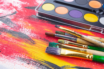 Obraz premium Paint brushes and paints for drawing.