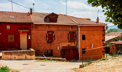 Fototapeta na wymiar viviendas en madrigüera, Segovia