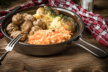 Meatballs and mashed potatoes