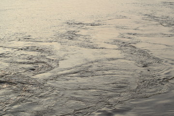 Unruhiges Wasser