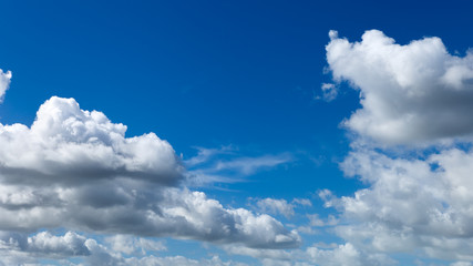 Obraz premium blue sky with white clouds