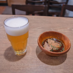 グラスビールとたらこの煮つけ