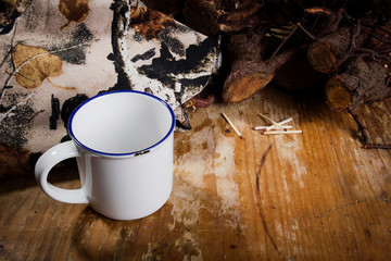 Accessories for a campaign and a halt