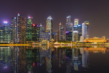 Fototapeta na wymiar Singapore Skyline cityscape view twilight sky and beautiful night view for marina bay.
