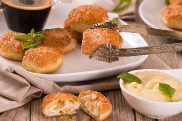 Puff pastries with custrad cream.