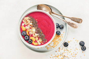 Smoothie bowl with fresh berries