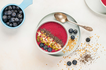 Smoothie bowl with fresh berries
