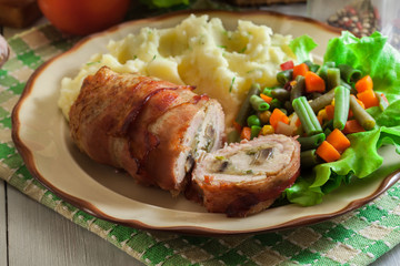 Chicken breast stuffed with champignon