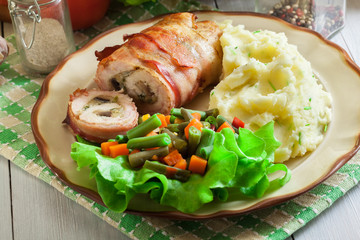 Chicken breast stuffed with champignon
