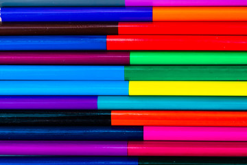 colored pencils bilateral in the set 