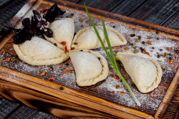  Samsa. Meat dish of the peoples of Central and Central Asia, dough, meat and onions, suitable for the Nauryz or Navruz holidays, as well as during the Holy month of Ramazan and the holidays of Uraz A