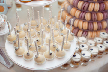 Fototapeta na wymiar Luxury wedding candy bar table set.