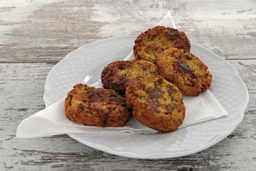 frittelle di cavolfiore con curcuma e prezzemolo da sopra