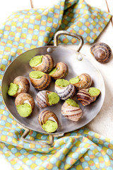 escargots farcis beurre à l'ail persillé