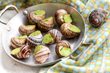 escargots farcis beurre à l'ail persillé © Jérôme Rommé