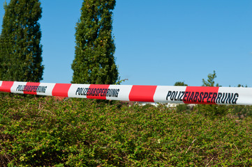 Flatterband Polizeiabsperrung