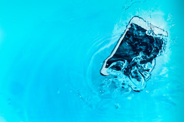 smartphone water damage icon