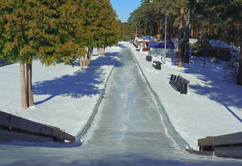 Alley and descent from the ice slide