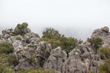 Atemberaubende Landschaft im Nebel, auf dem Weg nach Torrent de Pareis