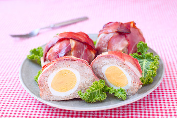 Schottische Eier mit Schinkenspeck