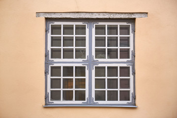 Fototapeta na wymiar Old window on old wall.
