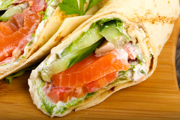 Salmon bread roll