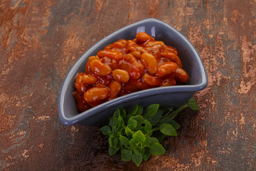 Baked kidney with tomato sauce