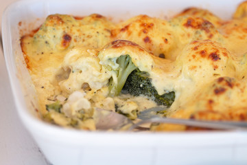 Gratin broccoli and cauliflower.