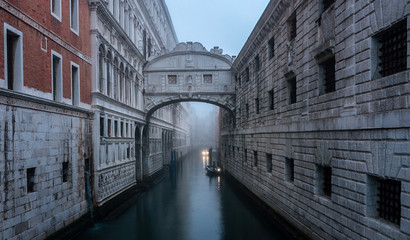 Fototapeta na wymiar Morgengrauen in Venedig