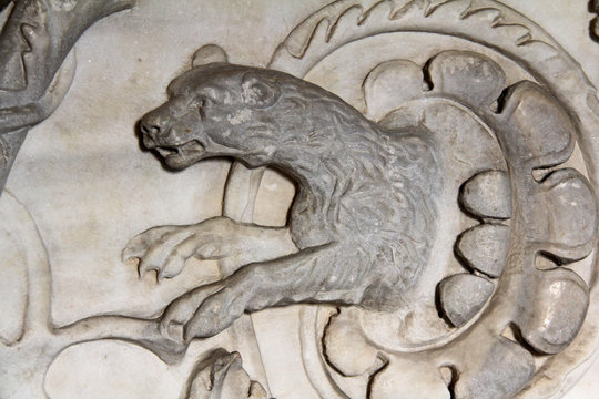 leonessa; bassorilievo di epoca romana; museo Santa Giulia, Brescia