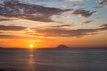 Abendsonne neben Stromboli