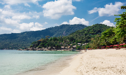 Fototapeta na wymiar Beautiful nature landscape with blue sea in Thailand 