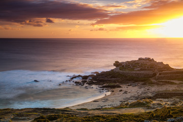 Obraz premium Castro de Baroña al atardecer, Galicia