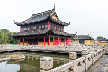 Fototapeta na wymiar Bridges and temples of all Fook temple in Suzhou