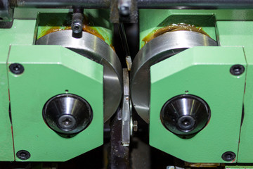 Close up roller of continuous horizontal cnc automatic thread rolling machine for steel bar or rod in industrial