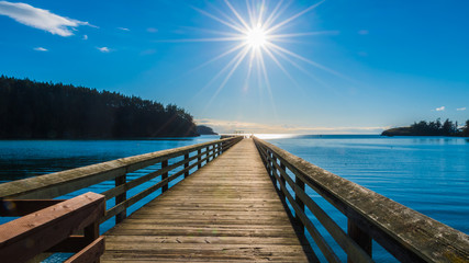 Naklejka premium Jetty and Sun