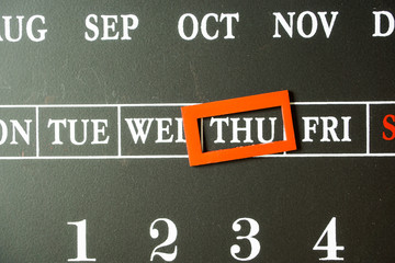Blackboard type calendar show Thursday.  黒板タイプのカレンダーの木曜日