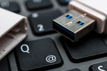 Obraz premium Computertastatur Datenspeicher