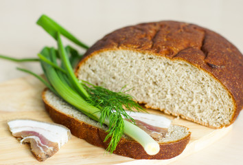 National Ukrainian food, Black bread and lard with green onions