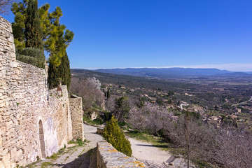 Fototapeta na wymiar View of a part of the small French village Gordes in Provence
