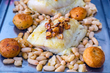 cod with garlic and beans