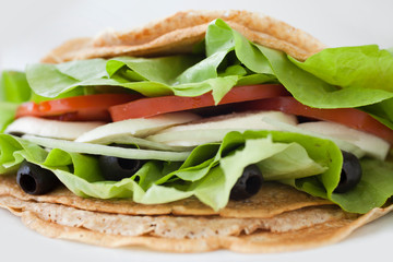 Sandwich with mozzarella and vegetables
