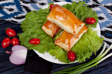 Samsa. Meat dish of the peoples of Central and Central Asia, dough, meat and onions, suitable for the Nauryz or Navruz holidays, as well as during the Holy month of Ramazan and the holidays of Uraz A