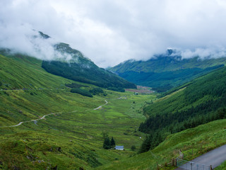 Fototapeta premium Nebel im schottischen Hochland