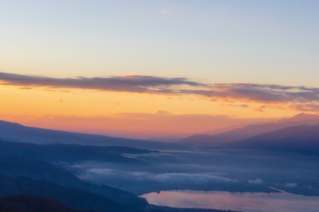 Obraz premium 高ボッチ高原の夜明け