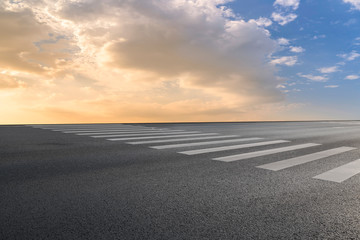 Fototapeta premium Road surface and sky cloud landscape..