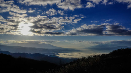 Obraz premium 高ボッチ高原の夜明け