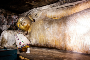 buddha statue in dambulla