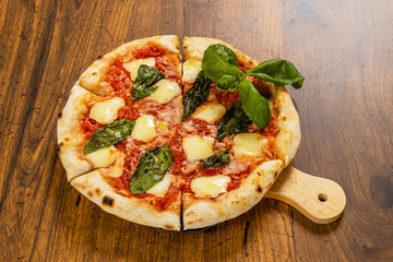 ピッツア　Italian home-made pizza