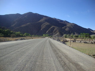 camino y montaña